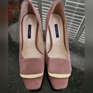 Suede dark pink pumps